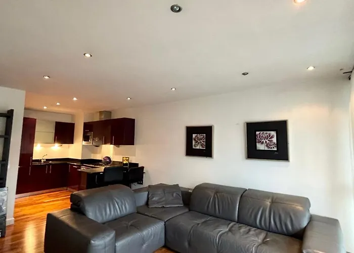 The Lowry River Executive 2 Bed Apartment