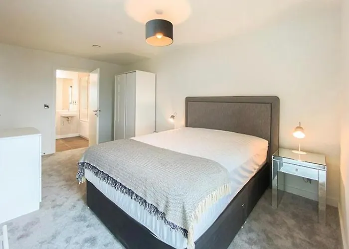 City Centre Modern Luxe Apartment